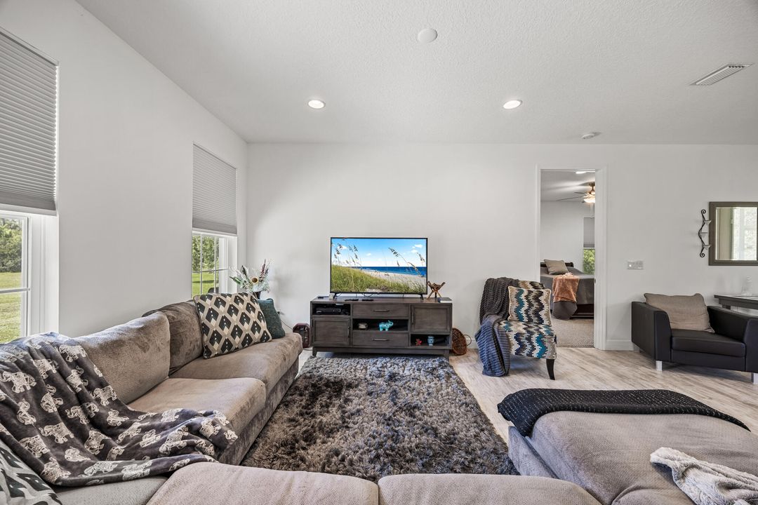 На продажу: $875,000 (3 спален, 2 ванн, 1800 Квадратных фут)