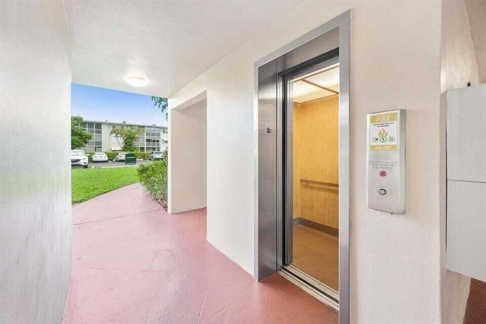 В аренду: $1,800 (2 спален, 1 ванн, 894 Квадратных фут)