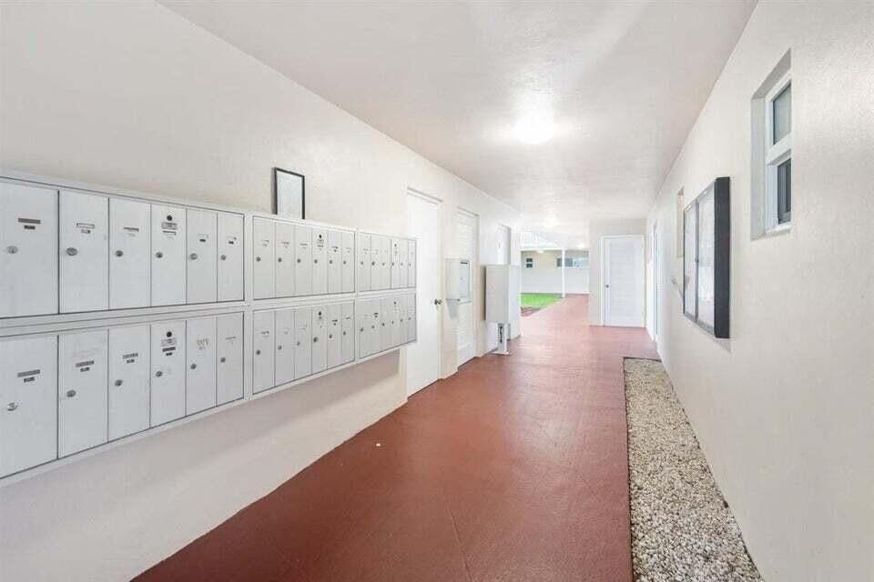 В аренду: $1,800 (2 спален, 1 ванн, 894 Квадратных фут)