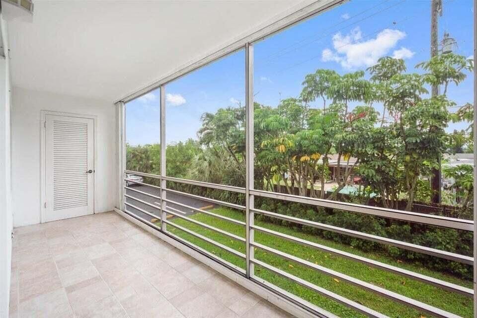 В аренду: $1,800 (2 спален, 1 ванн, 894 Квадратных фут)