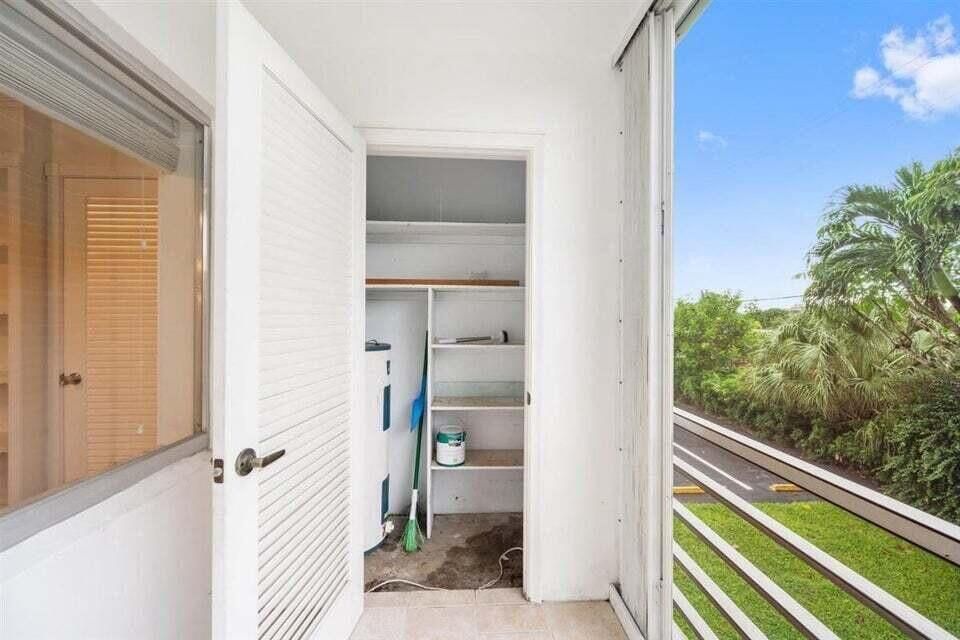 В аренду: $1,800 (2 спален, 1 ванн, 894 Квадратных фут)