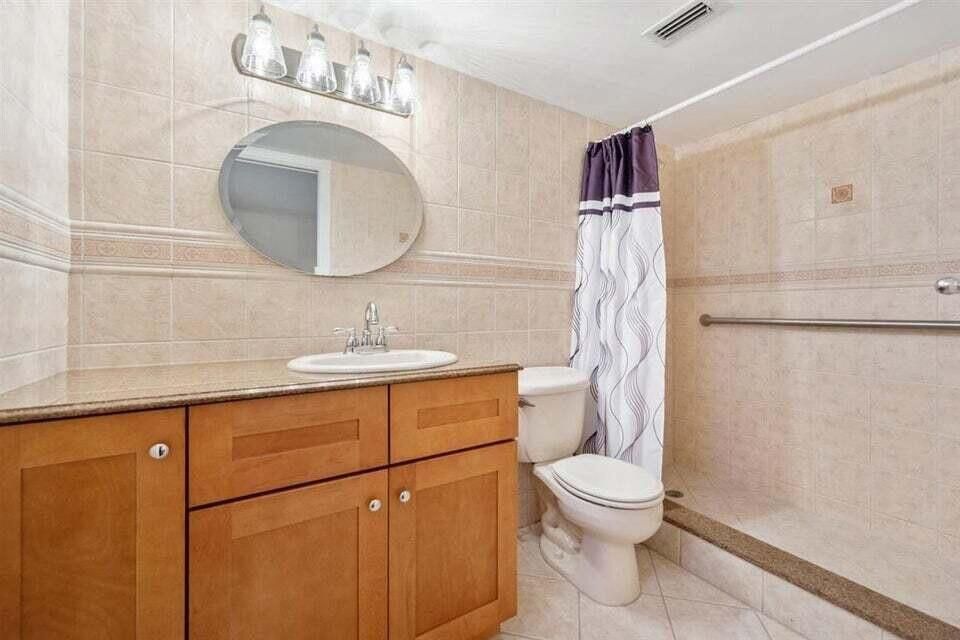 В аренду: $1,800 (2 спален, 1 ванн, 894 Квадратных фут)