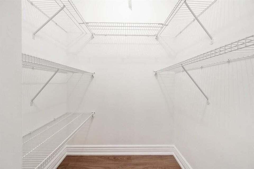 В аренду: $1,800 (2 спален, 1 ванн, 894 Квадратных фут)