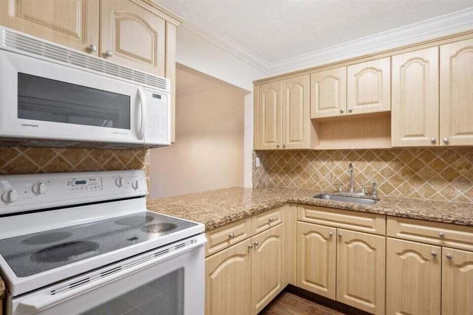 В аренду: $1,800 (2 спален, 1 ванн, 894 Квадратных фут)