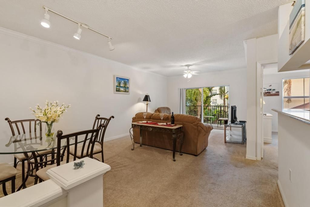 En Venta: $315,000 (2 camas, 1 baños, 933 Pies cuadrados)