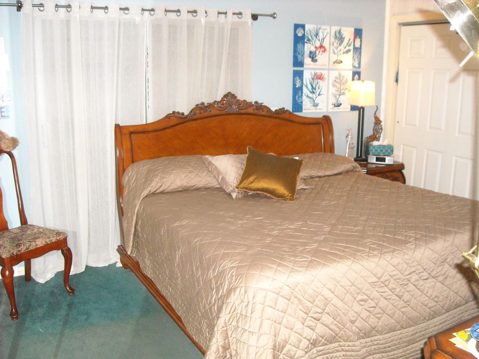 For Sale: $109,000 (1 beds, 1 baths, 684 Square Feet)