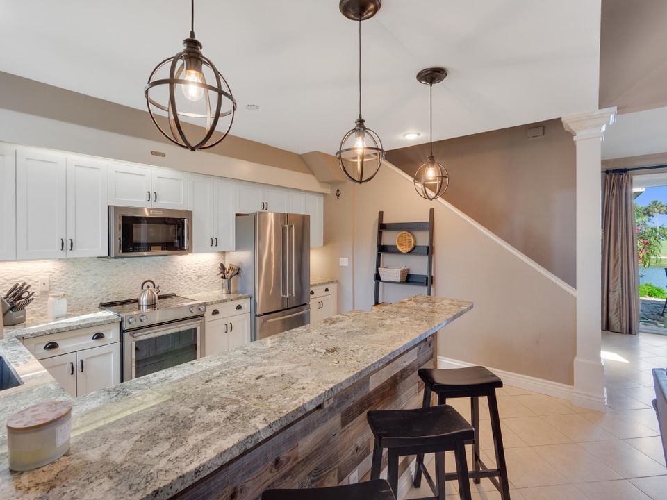 На продажу: $389,000 (2 спален, 2 ванн, 1581 Квадратных фут)