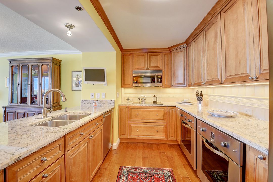 В аренду: $9,000 (2 спален, 2 ванн, 1372 Квадратных фут)