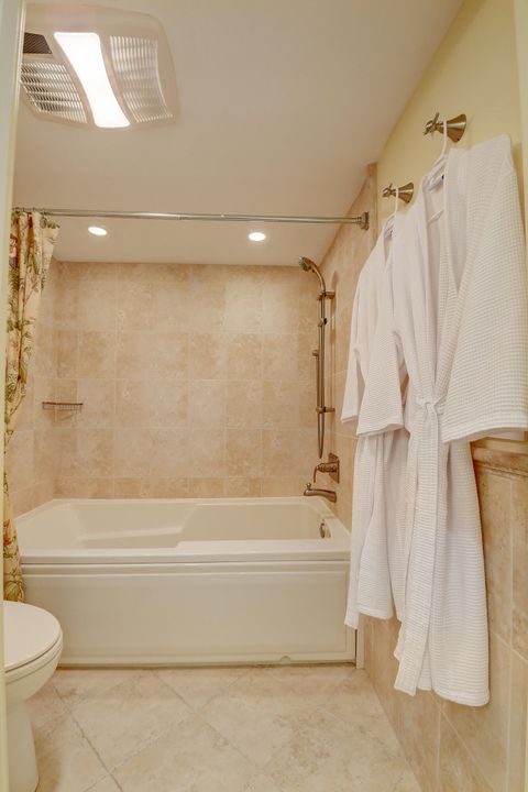 В аренду: $9,000 (2 спален, 2 ванн, 1372 Квадратных фут)