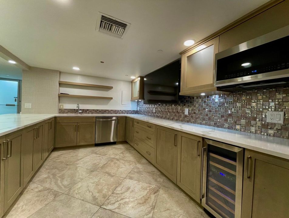 В аренду: $9,000 (2 спален, 2 ванн, 1372 Квадратных фут)