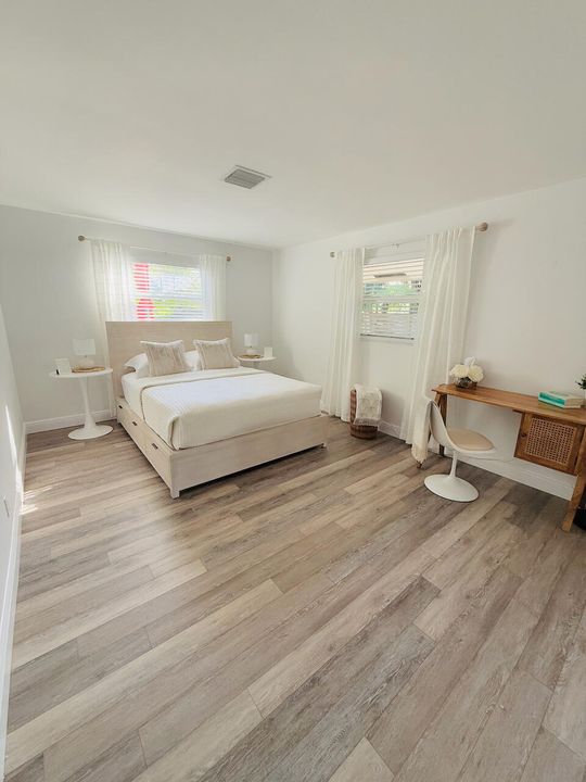 For Rent: $4,500 (2 beds, 2 baths, 1000 Square Feet)