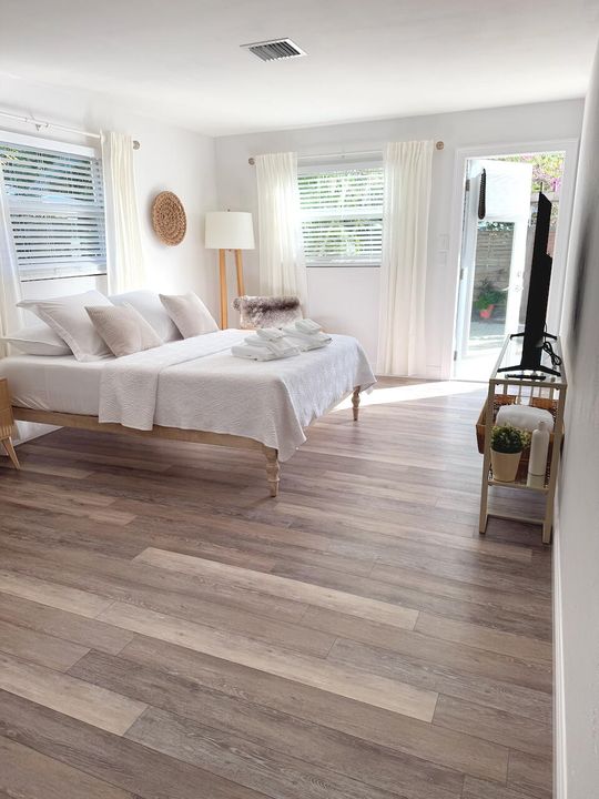 For Rent: $4,500 (2 beds, 2 baths, 1000 Square Feet)