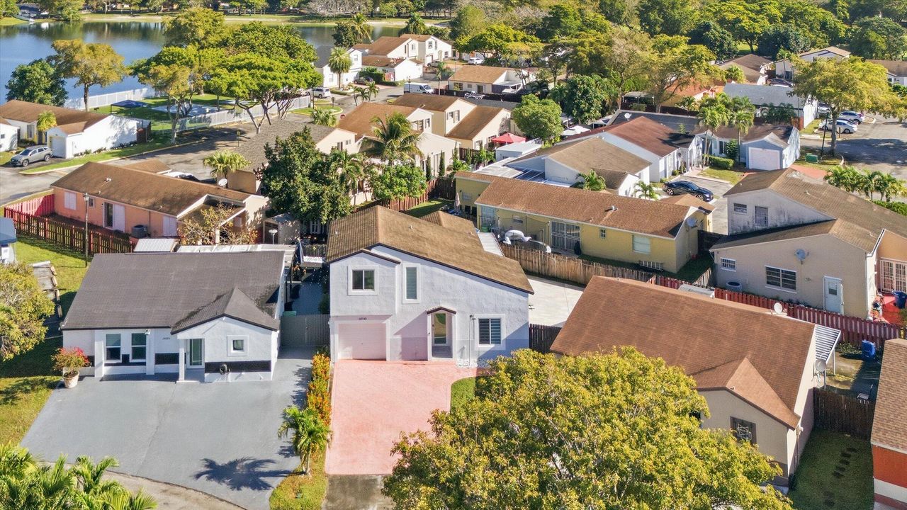 For Sale: $569,900 (3 beds, 2 baths, 1425 Square Feet)