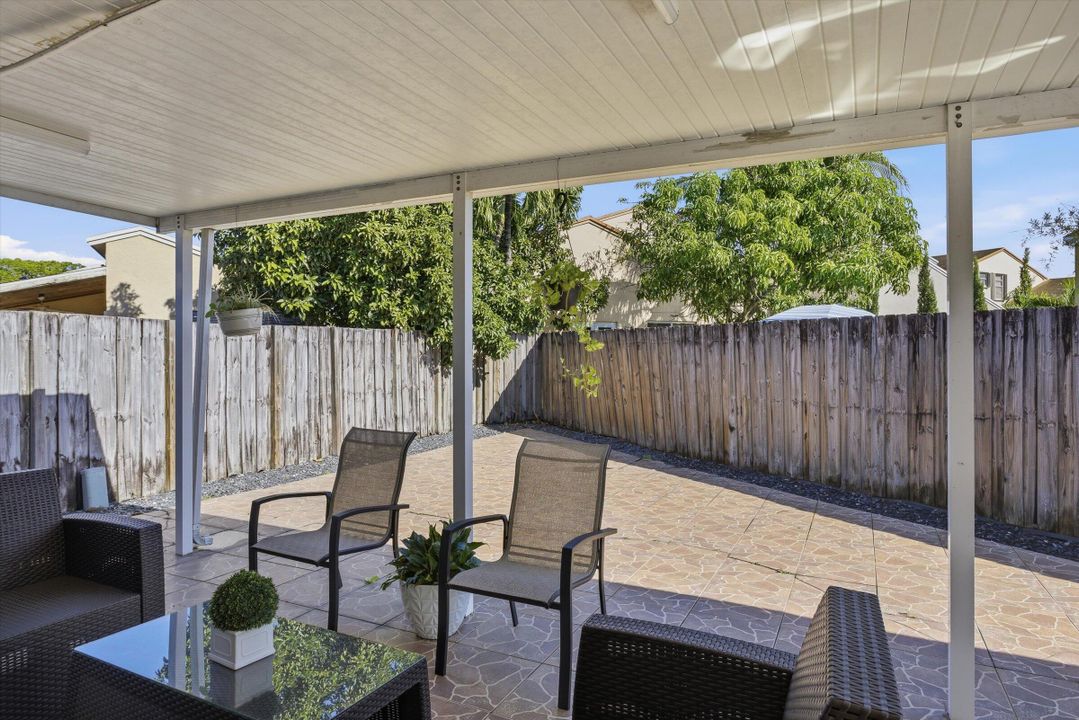 For Sale: $569,900 (3 beds, 2 baths, 1425 Square Feet)