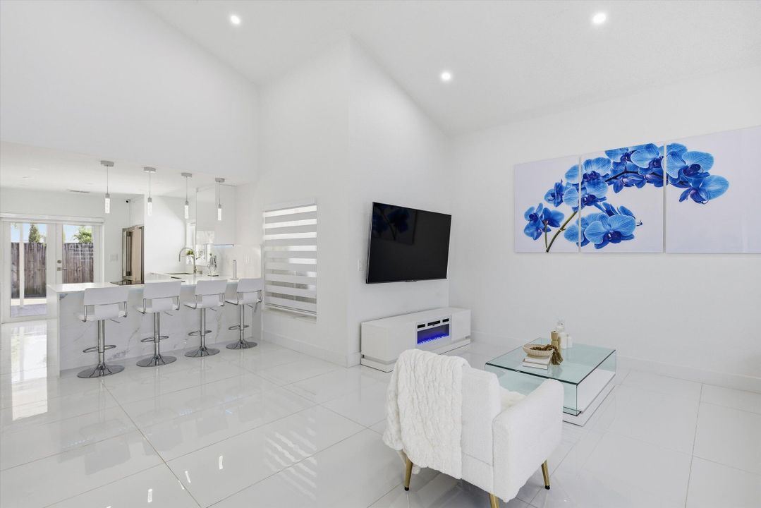 For Sale: $569,900 (3 beds, 2 baths, 1425 Square Feet)