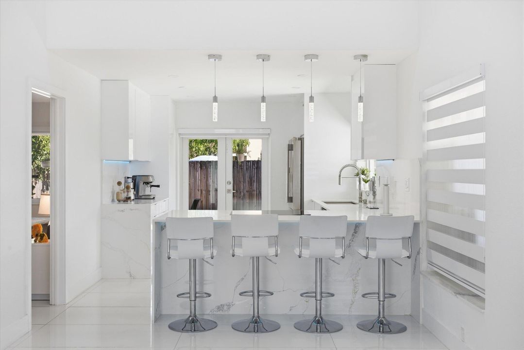 For Sale: $569,900 (3 beds, 2 baths, 1425 Square Feet)