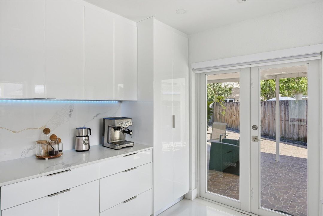 For Sale: $569,900 (3 beds, 2 baths, 1425 Square Feet)