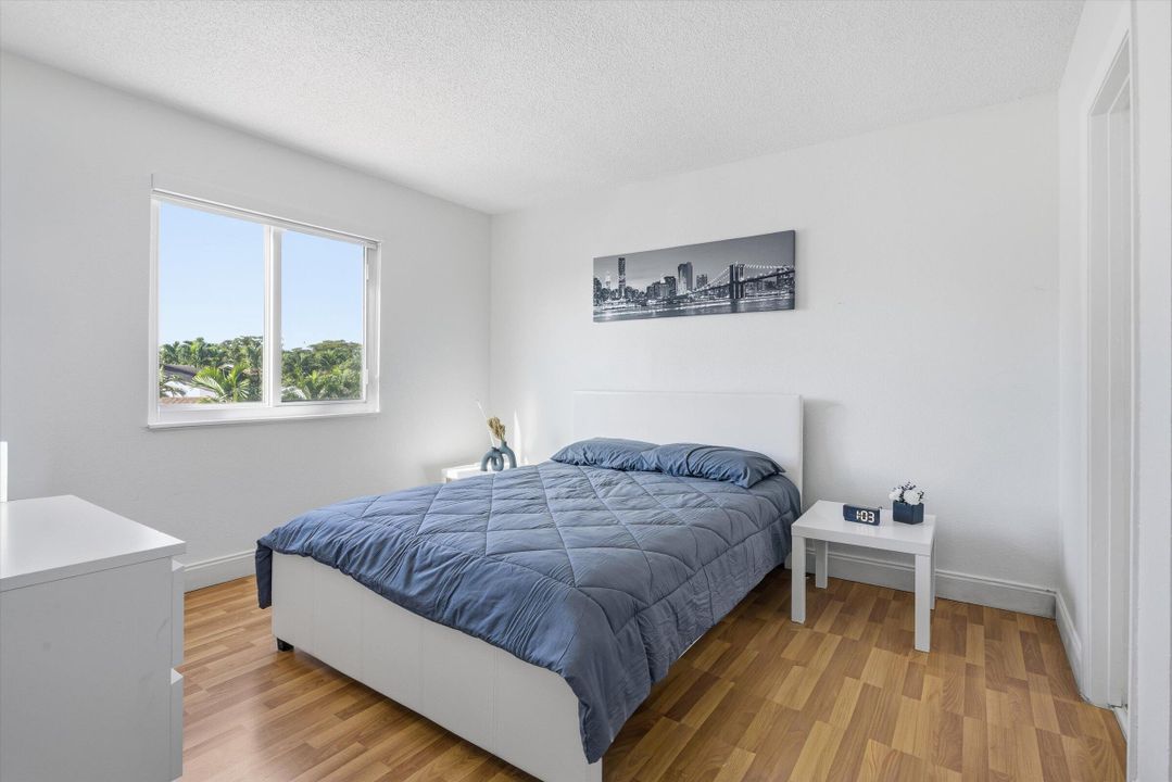 For Sale: $569,900 (3 beds, 2 baths, 1425 Square Feet)