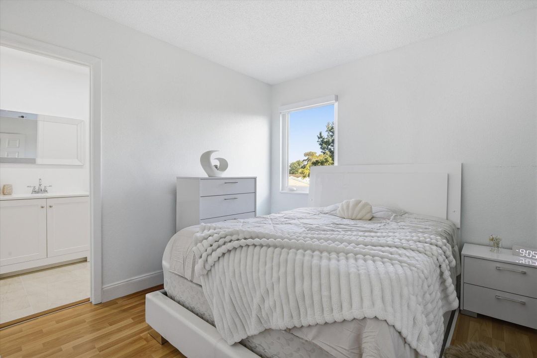 For Sale: $569,900 (3 beds, 2 baths, 1425 Square Feet)