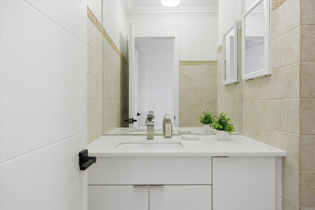 For Sale: $569,900 (3 beds, 2 baths, 1425 Square Feet)