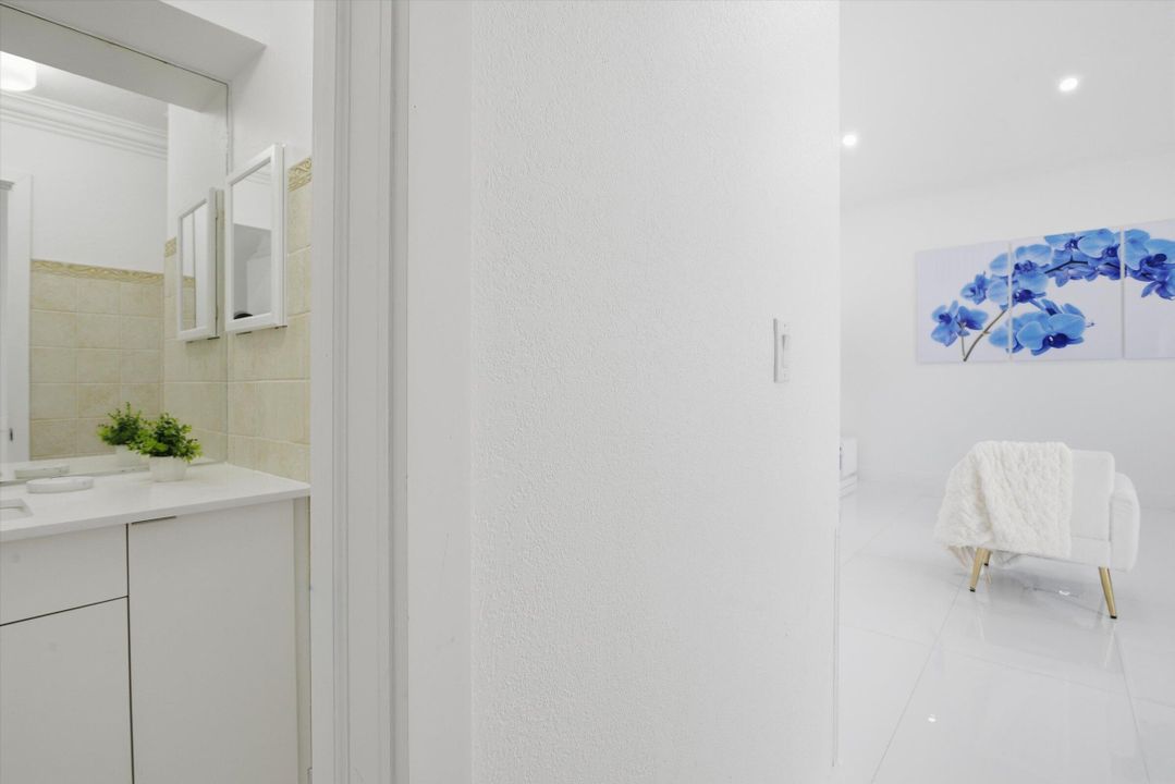 For Sale: $569,900 (3 beds, 2 baths, 1425 Square Feet)