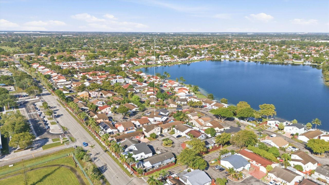 For Sale: $569,900 (3 beds, 2 baths, 1425 Square Feet)