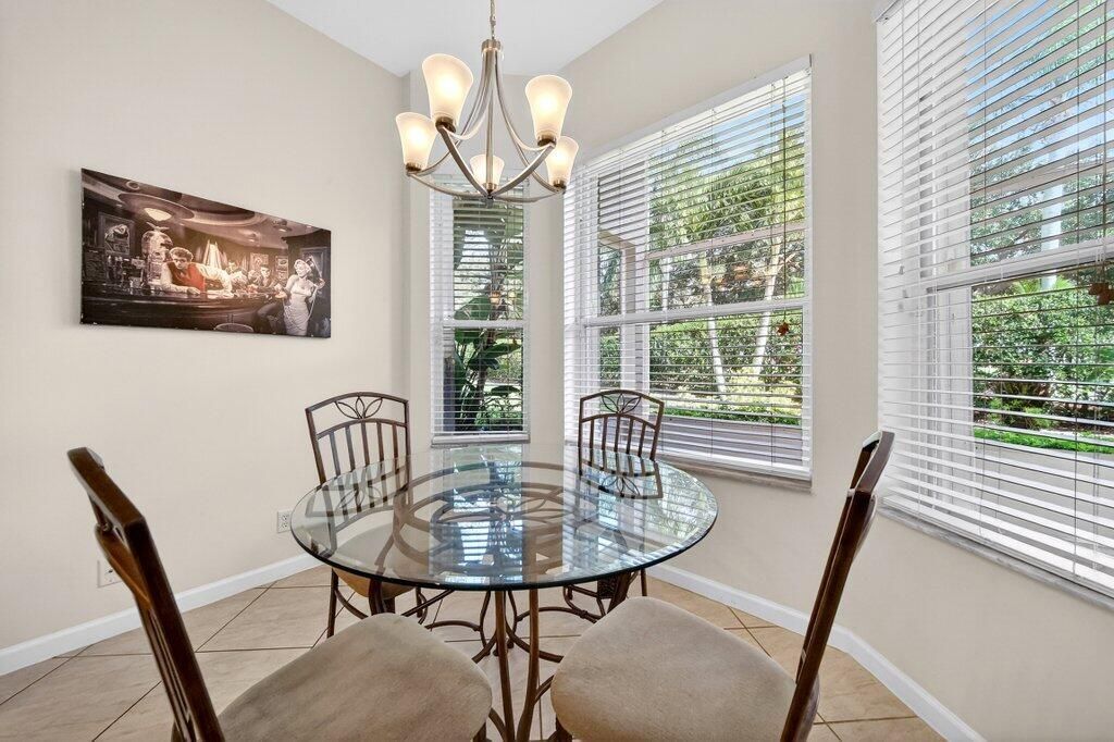 待售: $365,000 (2 贝兹, 2 浴室, 2080 平方英尺)