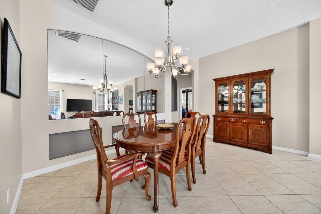 待售: $365,000 (2 贝兹, 2 浴室, 2080 平方英尺)