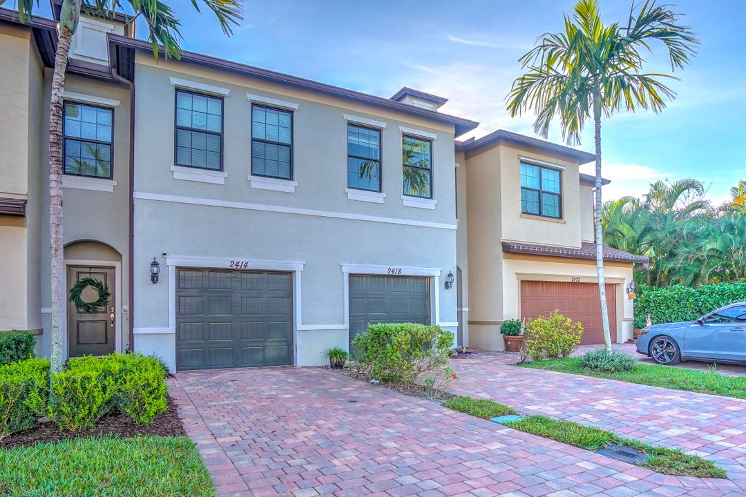 出租: $3,100 (3 贝兹, 2 浴室, 1612 平方英尺)