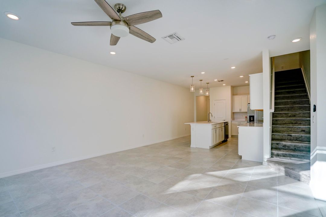 出租: $3,100 (3 贝兹, 2 浴室, 1612 平方英尺)