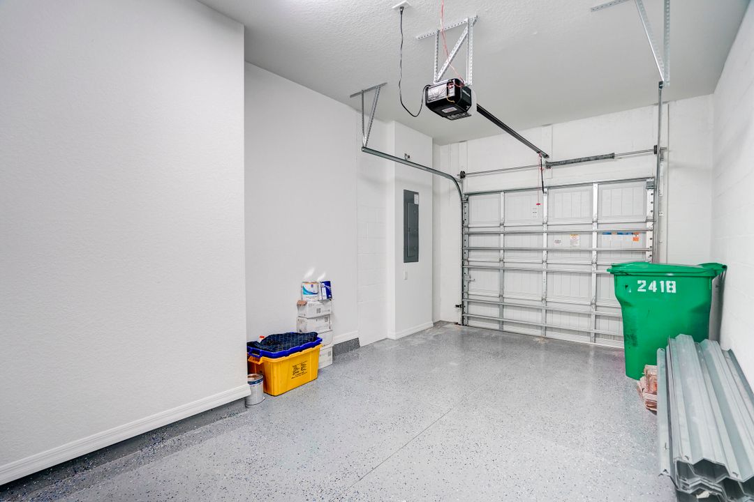 出租: $3,100 (3 贝兹, 2 浴室, 1612 平方英尺)