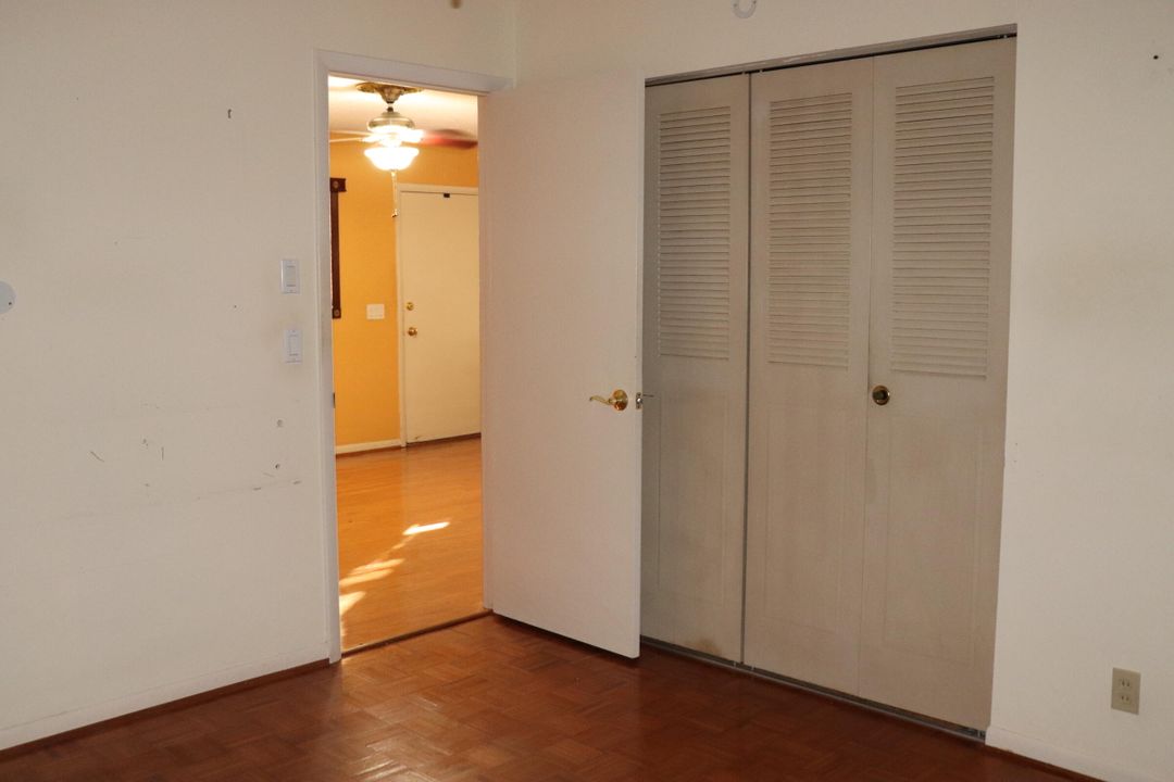 For Sale: $195,000 (2 beds, 2 baths, 1200 Square Feet)