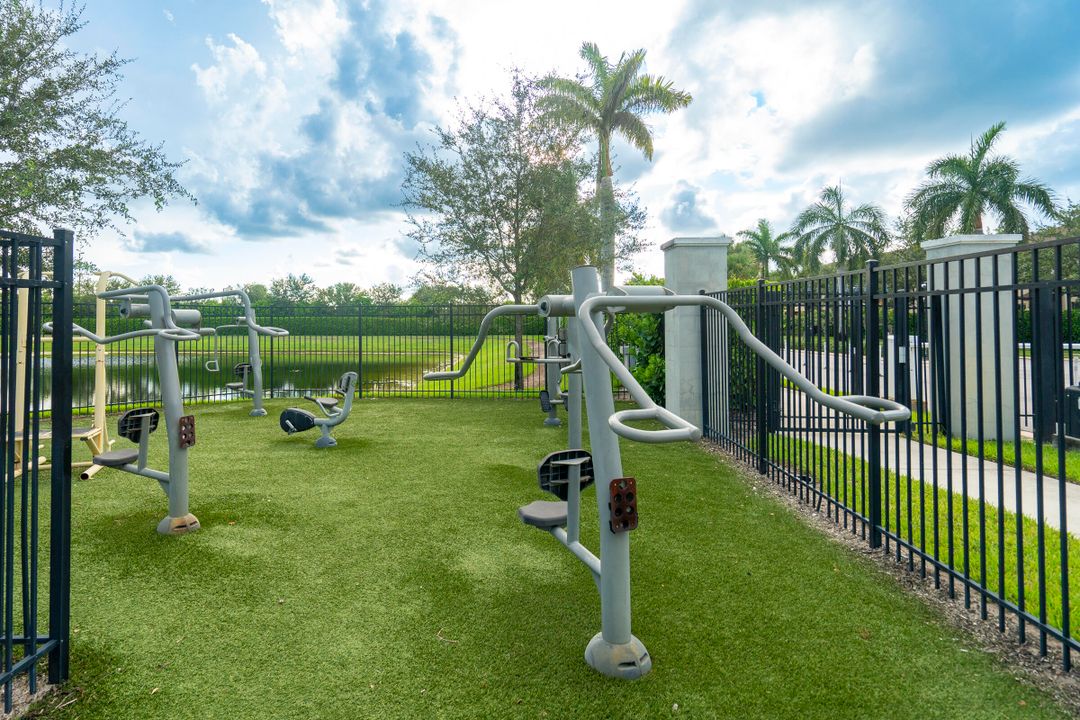 出租: $3,100 (3 贝兹, 2 浴室, 1612 平方英尺)