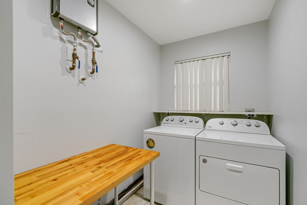 На продажу: $395,000 (3 спален, 2 ванн, 1390 Квадратных фут)