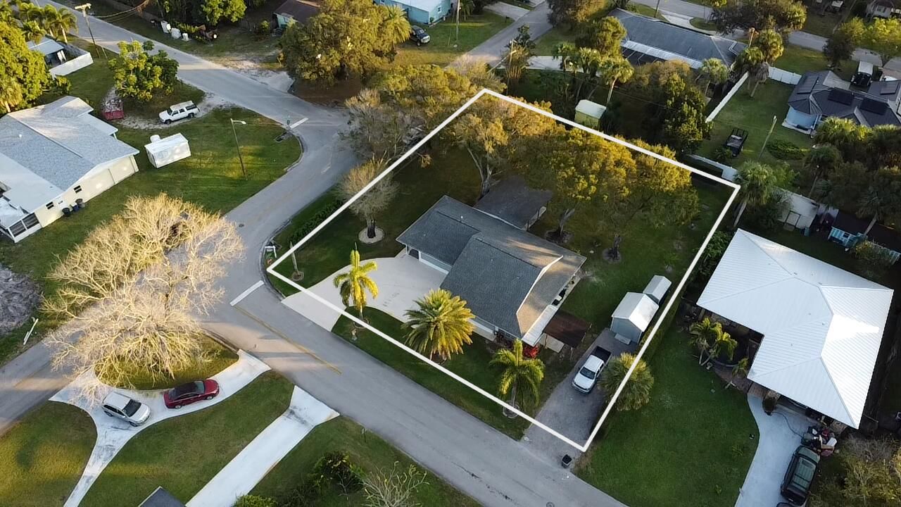 На продажу: $395,000 (3 спален, 2 ванн, 1390 Квадратных фут)