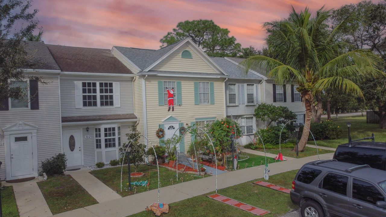 En Venta: $319,000 (3 camas, 2 baños, 1168 Pies cuadrados)