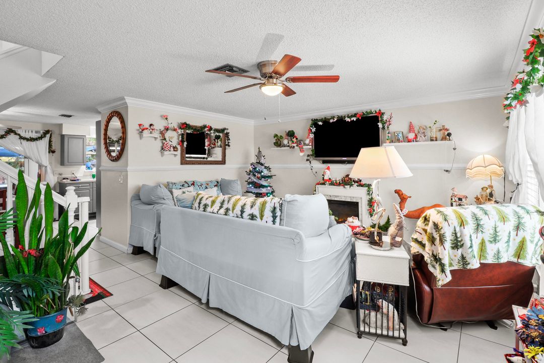 En Venta: $319,000 (3 camas, 2 baños, 1168 Pies cuadrados)