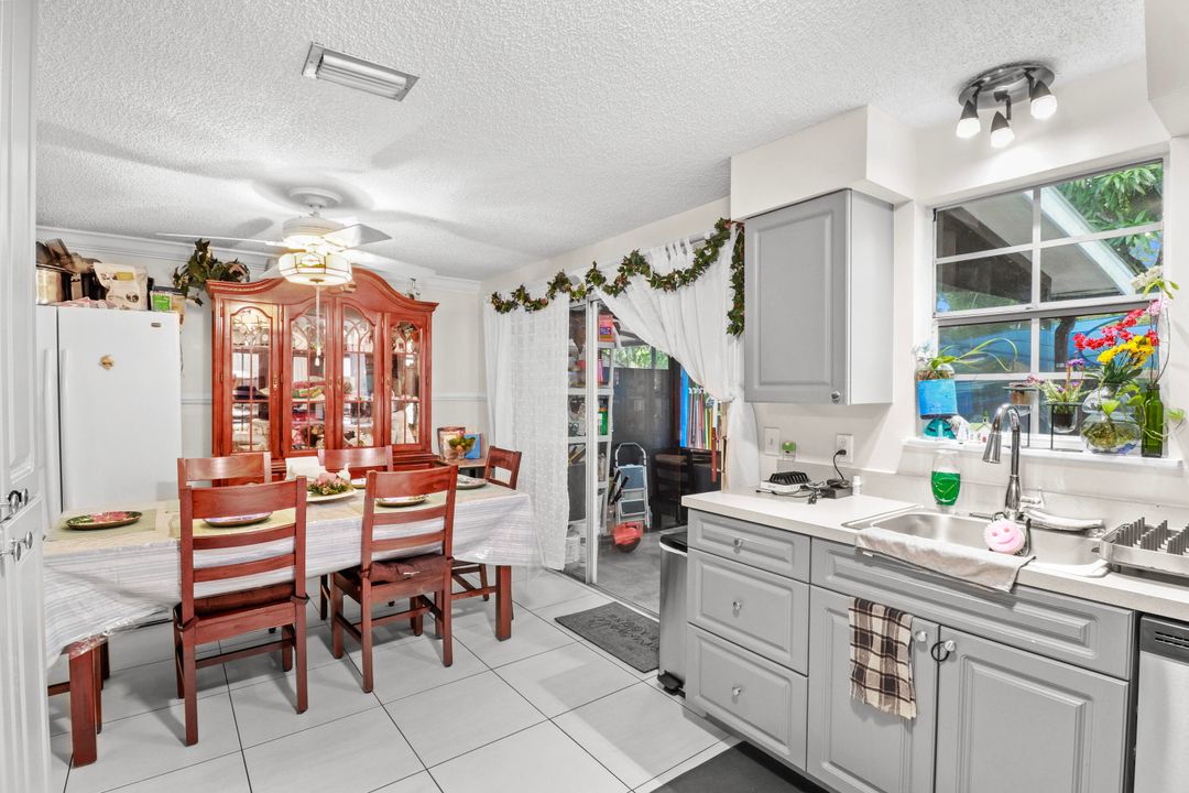 En Venta: $319,000 (3 camas, 2 baños, 1168 Pies cuadrados)