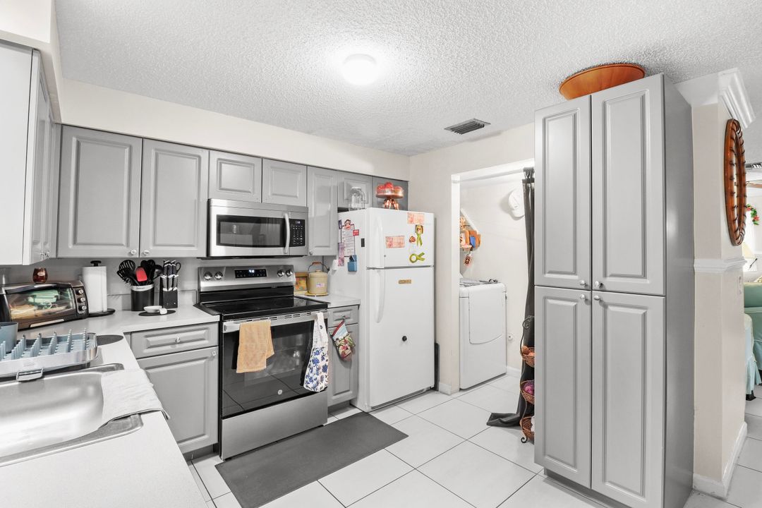 En Venta: $319,000 (3 camas, 2 baños, 1168 Pies cuadrados)