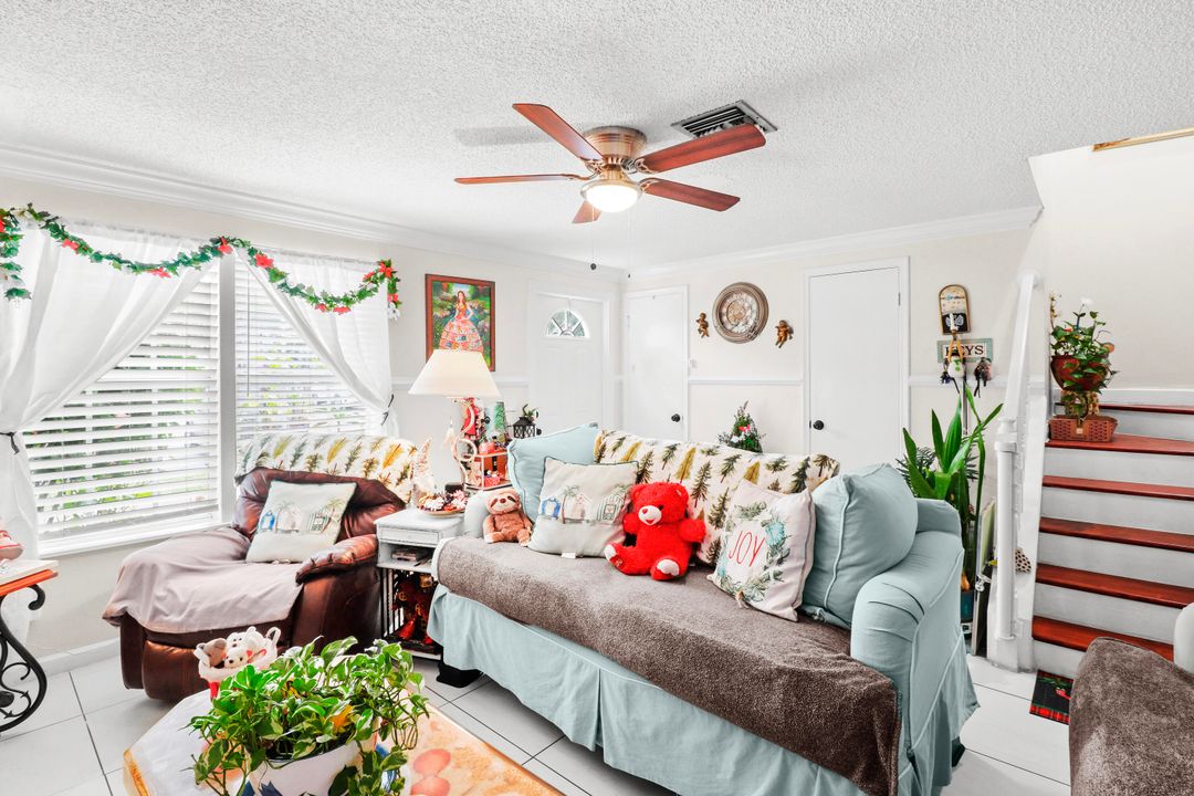 En Venta: $319,000 (3 camas, 2 baños, 1168 Pies cuadrados)