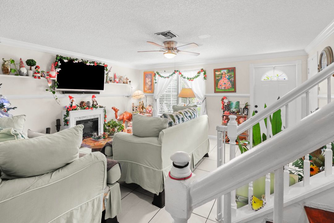 En Venta: $319,000 (3 camas, 2 baños, 1168 Pies cuadrados)