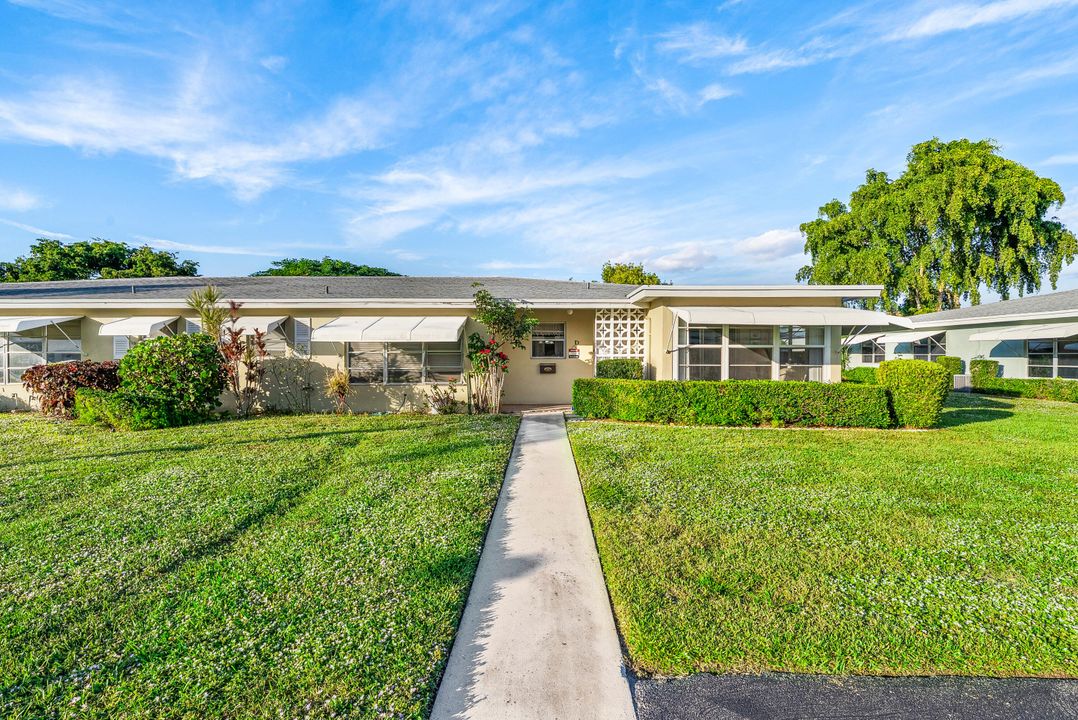 For Sale: $210,000 (2 beds, 2 baths, 1175 Square Feet)