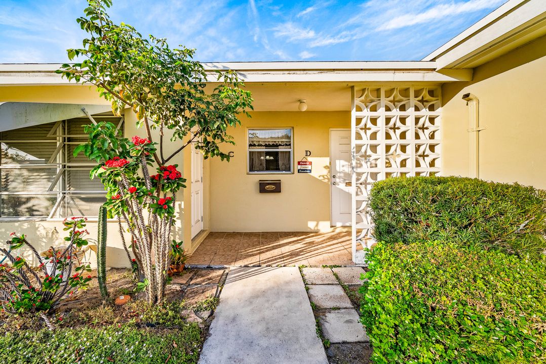 For Sale: $210,000 (2 beds, 2 baths, 1175 Square Feet)