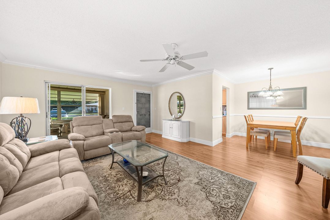 For Sale: $210,000 (2 beds, 2 baths, 1175 Square Feet)