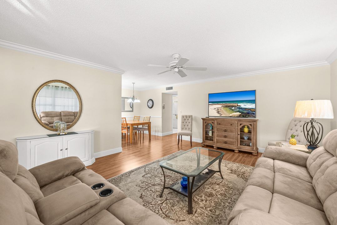 For Sale: $210,000 (2 beds, 2 baths, 1175 Square Feet)