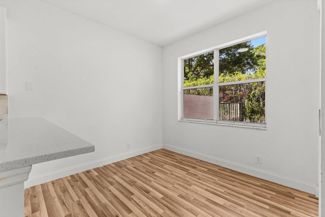 待售: $565,000 (4 贝兹, 2 浴室, 2118 平方英尺)