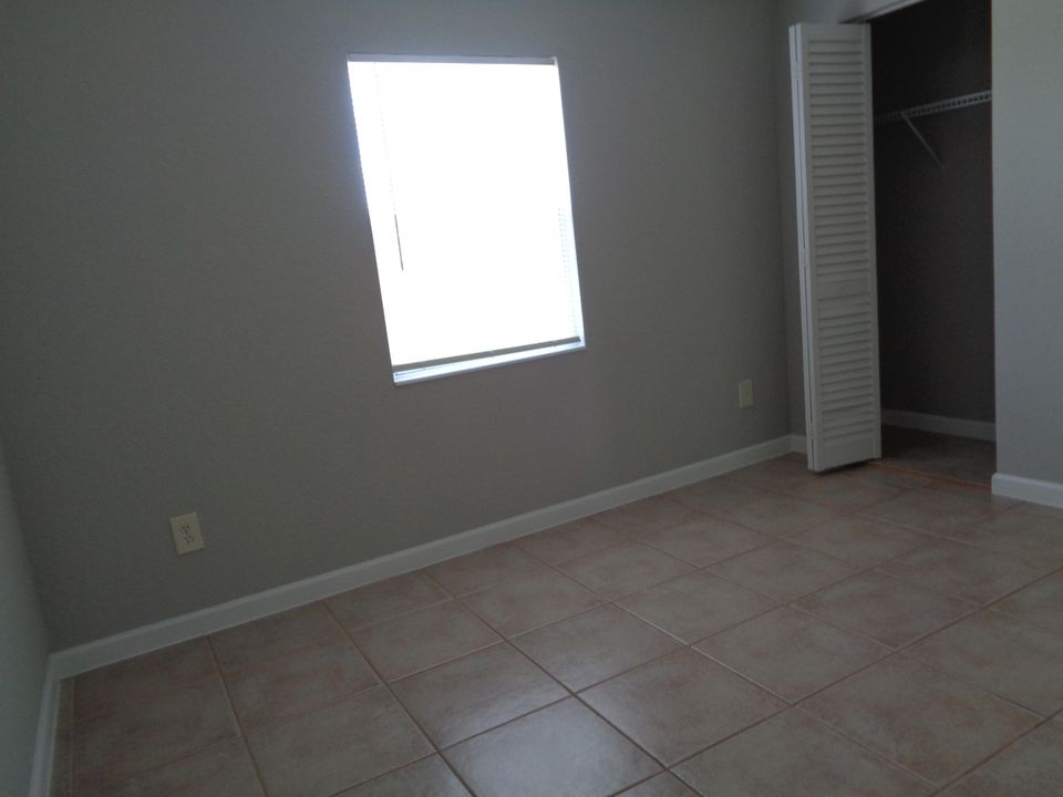 出租: $2,500 (3 贝兹, 1 浴室, 1226 平方英尺)