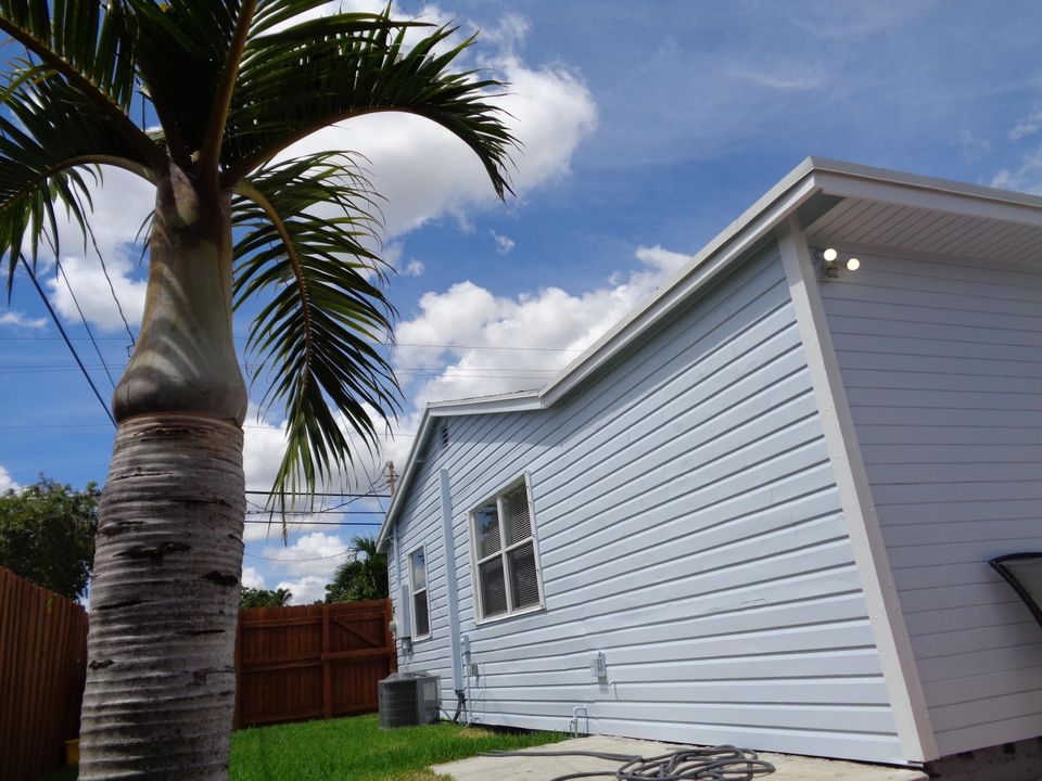 出租: $2,500 (3 贝兹, 1 浴室, 1226 平方英尺)