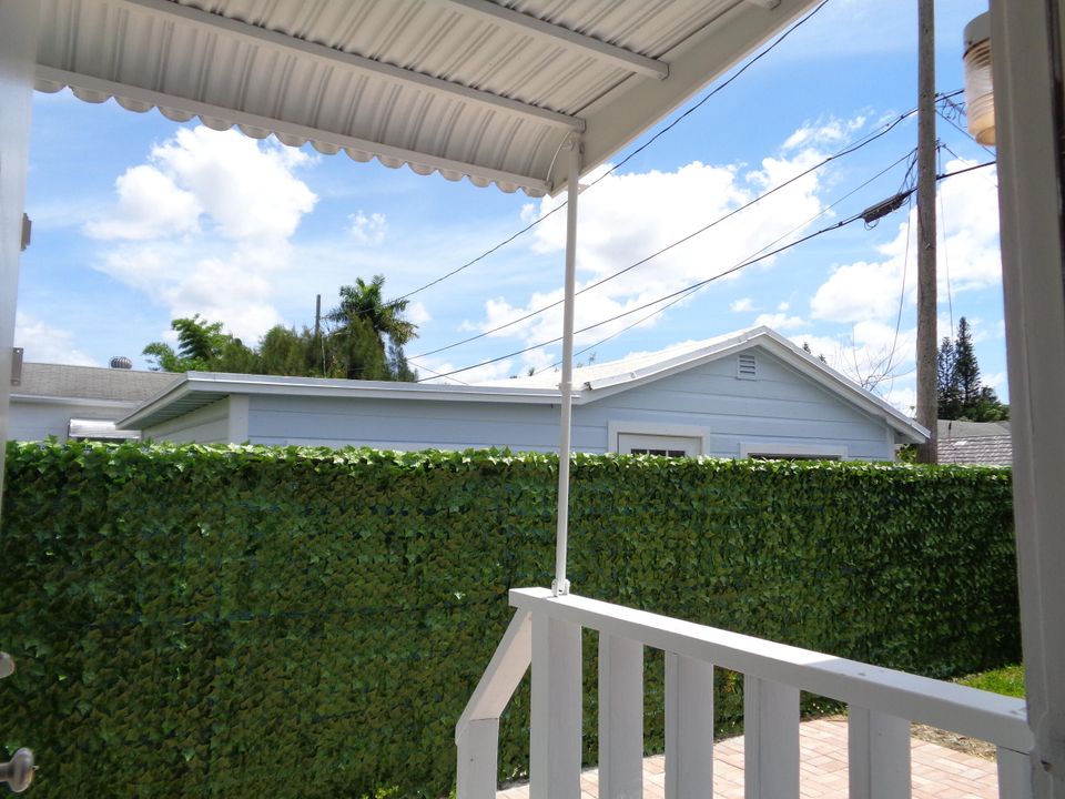 出租: $2,500 (3 贝兹, 1 浴室, 1226 平方英尺)