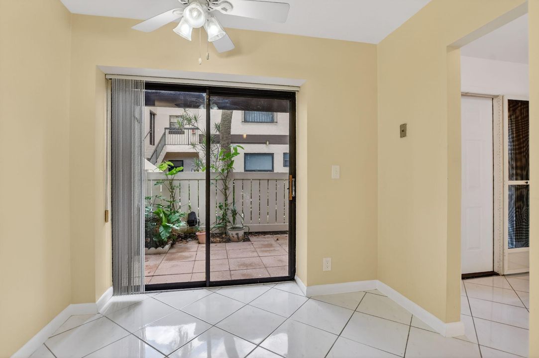 For Sale: $275,000 (2 beds, 2 baths, 1106 Square Feet)